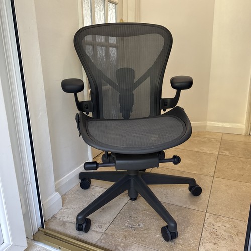 Herman miller aeron chair - miller,