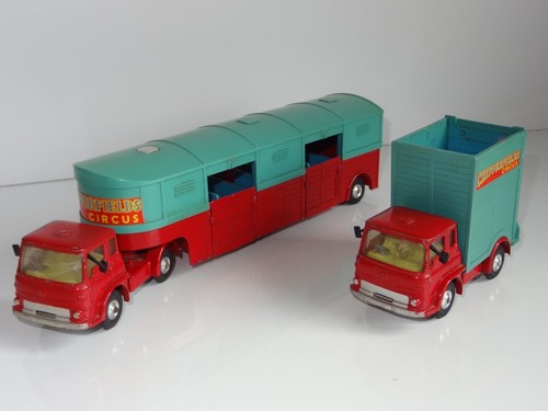 Corgi chipperfields - (s),