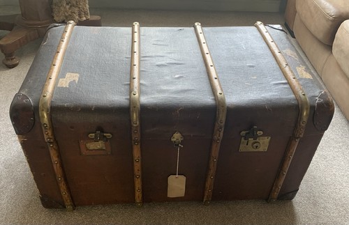 Steamer trunk suitcase coffee - trunk,