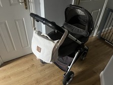 Mamas and Papas Flip XT2 pram/carrycot + change bag!