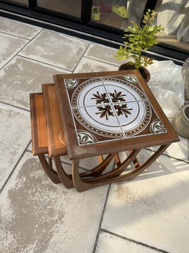 Vintage mid century - teak, nest
