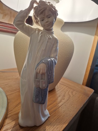Nao boy with blanket - nao,