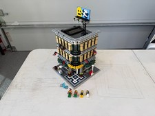 LEGO Created Expert 10211 Grand Emporium Pre-Owned 99% Complete No Instructions