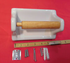 Glossy White: Clip-On-Wall