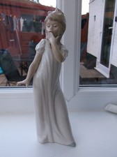 NAO LADY FIGURE    LARGE SIZE  NO CHIPS OR BREAKAGES