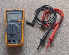 Fluke 117 True RMS Digital