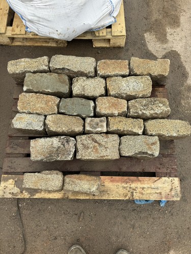 Reclaimed granite setts - granite, /