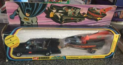 Corgi toys batmobile - 3,