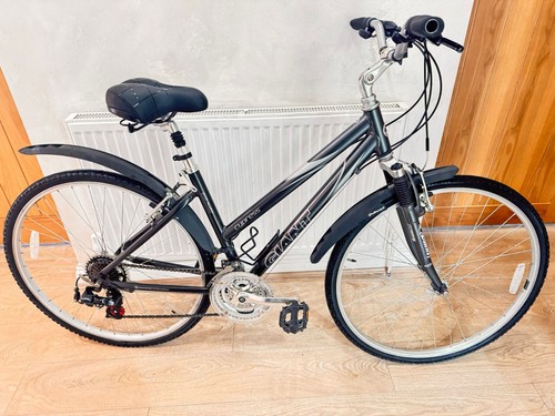 Giant cypress hybrid bike with