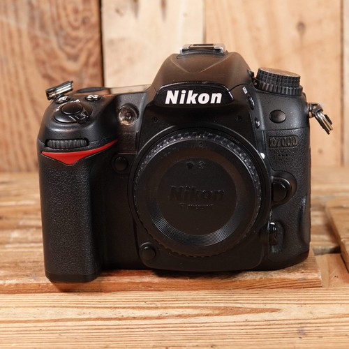 Used nikon d7000 - used,