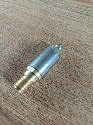 Grease nipple adaptor tool - tool, for