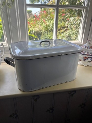 Vintage half size - vintage, enamel