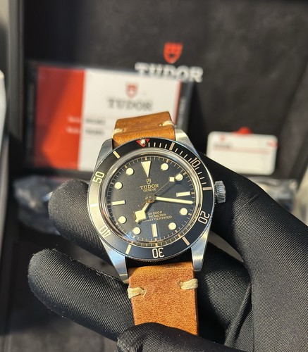 Tudor black bay dial - -black,