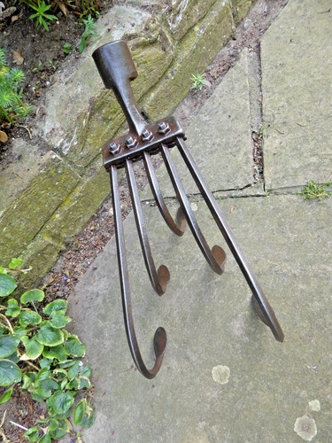 Vintage cultivator head - vintage, claw