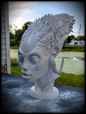 Species Sil Alien Head Bust Prop Replica 1.1 Scale