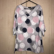 Luca Vanucci. Size small