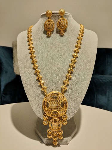 Indian pakistani forming - pakistani, gold