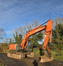 Hitachi ZX210LC-3 Digger