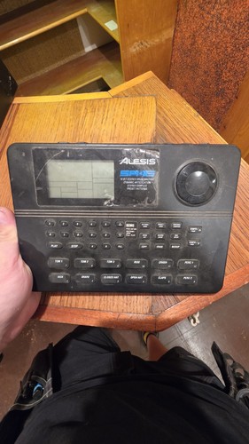 Alesis digital - sr-16,