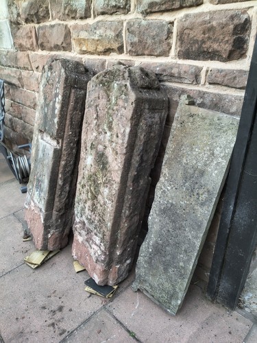 Pair sandstone gate - sandstone,