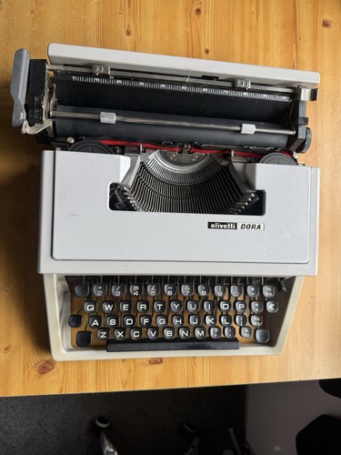 Vintage retro olivetti dora - retro,