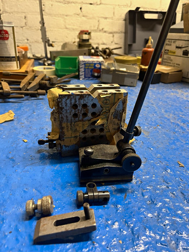 Quick change tool post - change, set