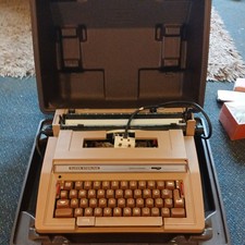 Smith-Corona Super Sterling