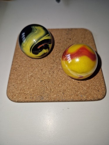Vintage large thumb sized - large, thumb-sized