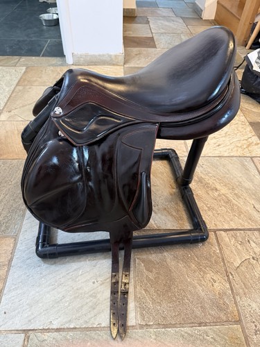 Devecoux jump saddle 18inch - devecoux,