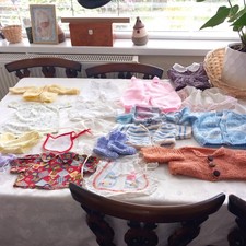 Bundle of vintage dolls