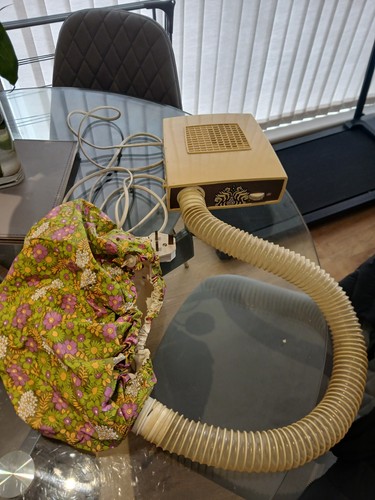 Vintage 1970s portable - portable, bonnet