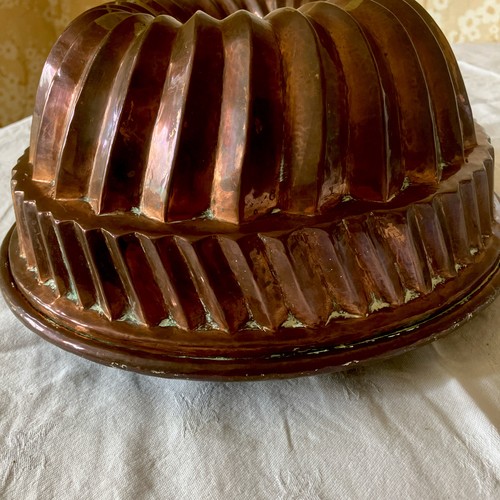 Large circular vintage metal - large,