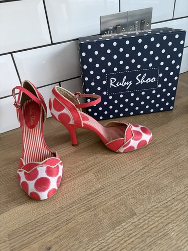 Ruby shoo phoebe - ruby,