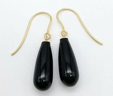 A Pair of 9K Yellow Gold, Jade Drop Earrings. 2cm drop. 2.9g total weight.
