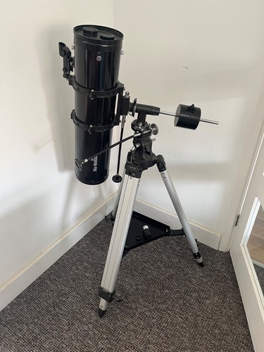 Skywatcher newtonian reflector - newtonian,