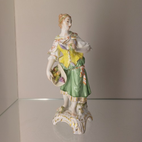Kpm berlin figure the - berlin,