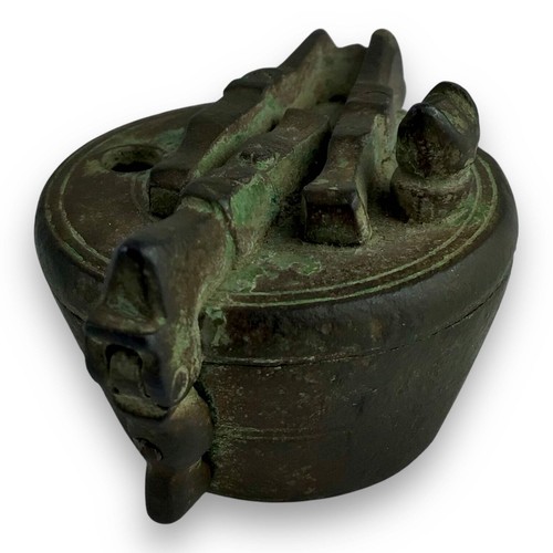 Unusual 17th century bronze - 17th,