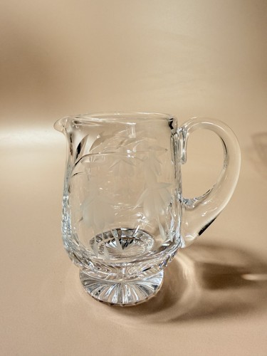 Stuart crystal cascade milk - crystal, "cascade"