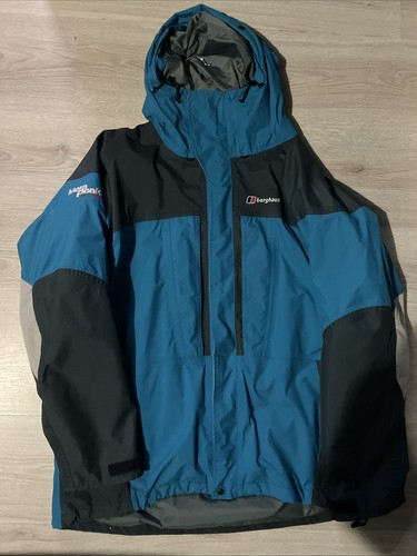 Rare light blue berghaus - blue, mera