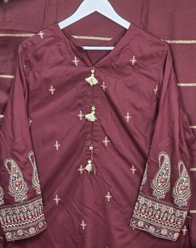 Pakistani women embroidery - pakistani,