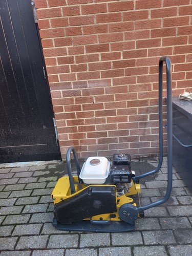 Bomag wacker plate