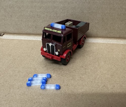 Clear blue beacon - 1/76,
