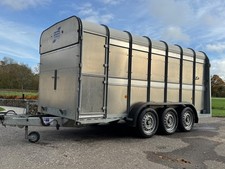 Ifor Williams Livestock Trailer TA510 Tri Axel with front fold down air vent 