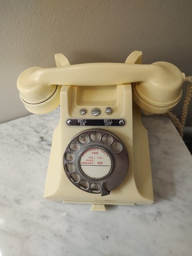 Vintage foo telephone - foo,