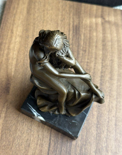 Bronze woman sculpture statue - woman,