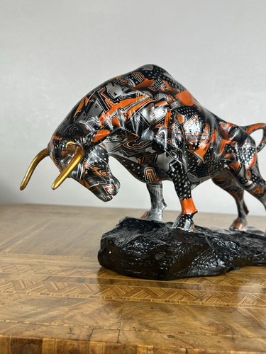 Statue bull - statue, of