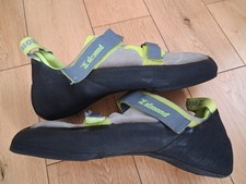  Simond Rock mens Climbing