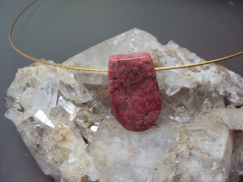 Beautiful thulite pendant top - thulite,