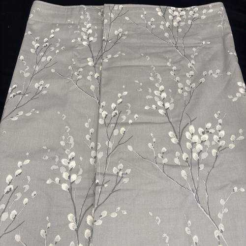 Laura ashley pussy - ashley, willow