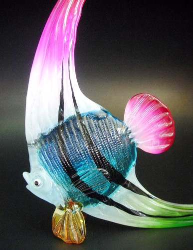 Very large glass - very, fish